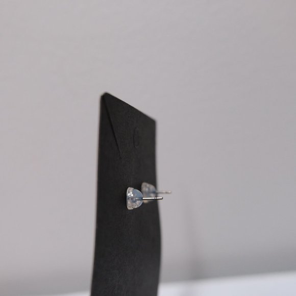 STUNNING Crystal Cube Dangling Earrings - Picture 3 of 3